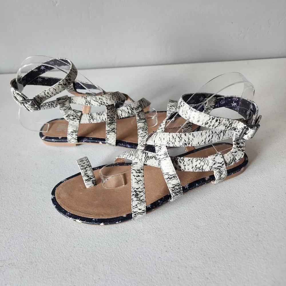 Cabi Sandals "NEW" - Picture 11 of 15